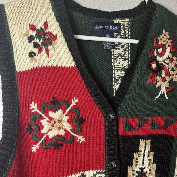Vintage Mountain Lake Sweater Vest Floral Aztec Christmas Green Red Cottage Knit - Picture 2 of 12